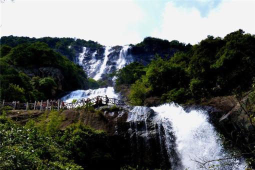 小伙子贪便宜去吃18块8的自助水饺，吃完后气的想骂人